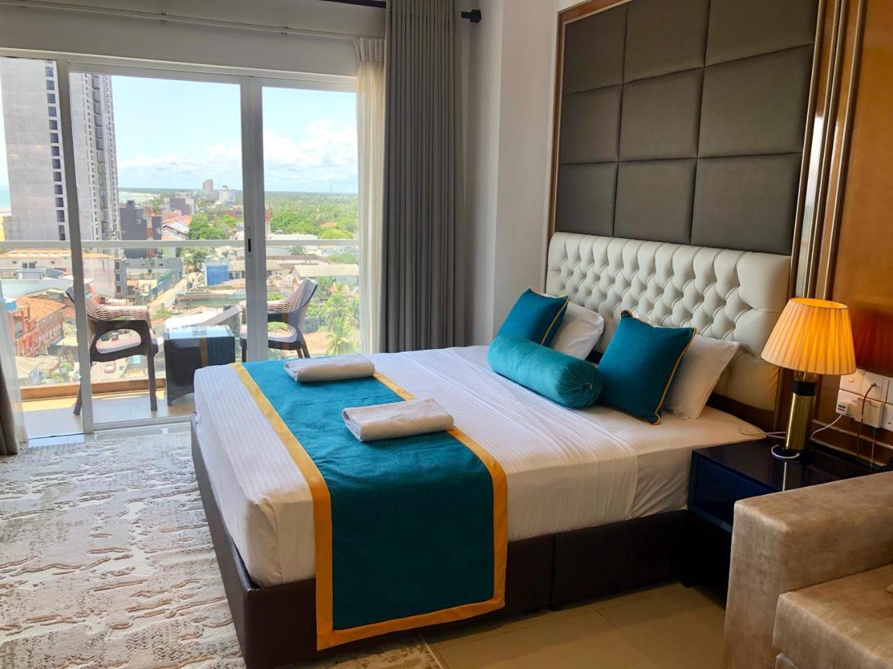 Negombo Ocean Breeze - Bliss On The Beach Luxury Apartments By Serendib Vacation Exterior foto