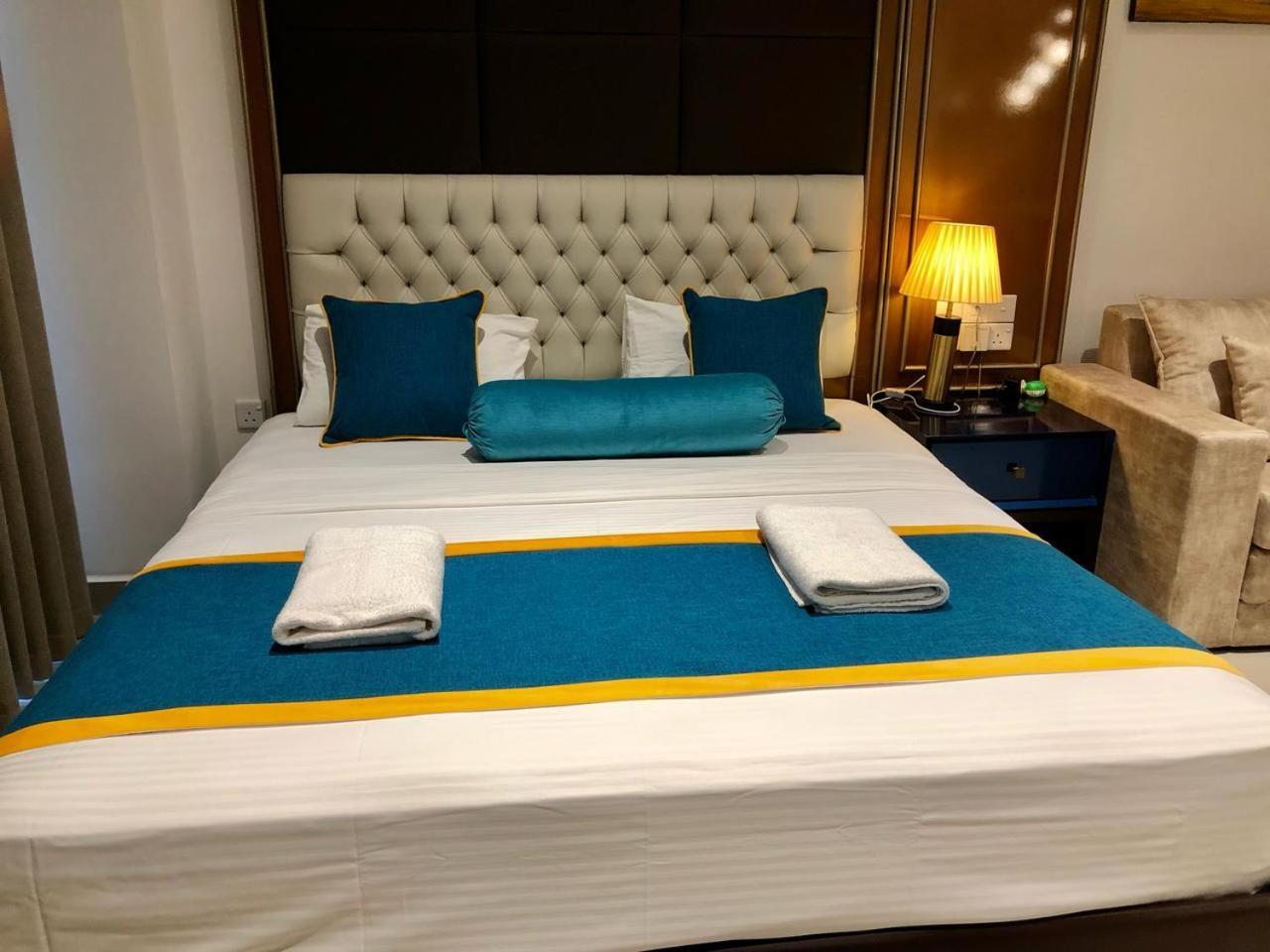 Negombo Ocean Breeze - Bliss On The Beach Luxury Apartments By Serendib Vacation Exterior foto